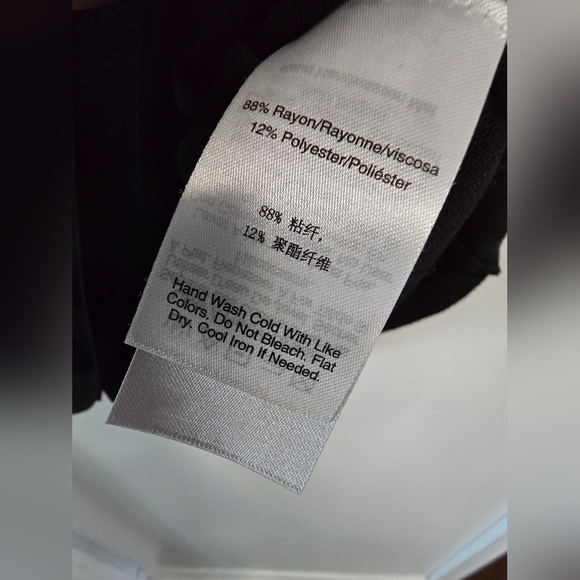 DKNY Black Short Sleeve Front Logo Knit Sweater Top Rayon Size L - Picture 8 of 8